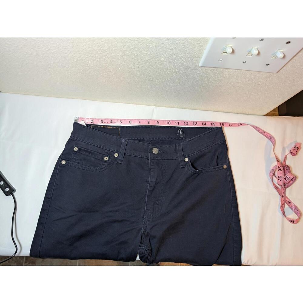 EUC Levi's 511 Slim Fit Jeans - W32 L32 - Dark Navy